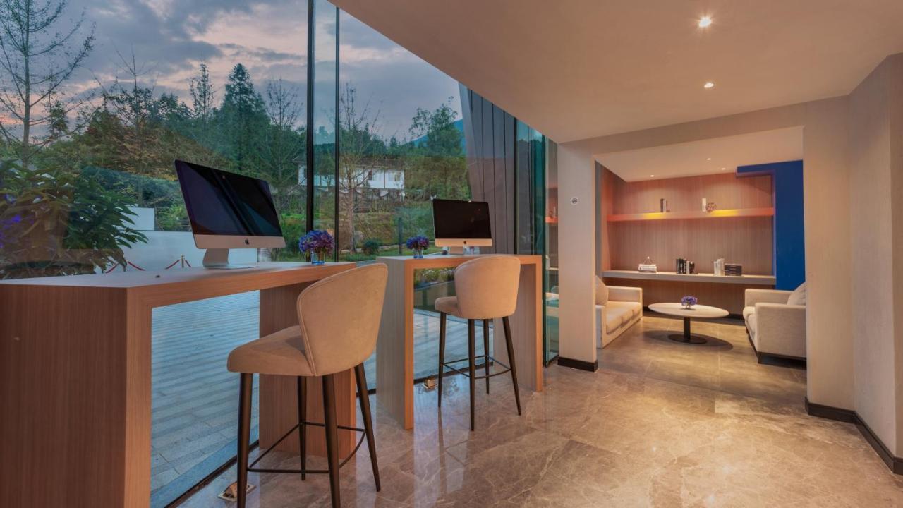 Holiday Inn Express Qiliping By Ihg Емейшань Екстер'єр фото